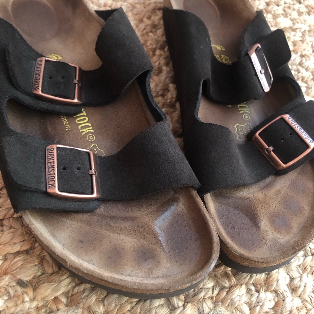 Birkenstock Arizona. Suede Leather Upper in Dark Brown. Size 43 or US 10 / 10.5